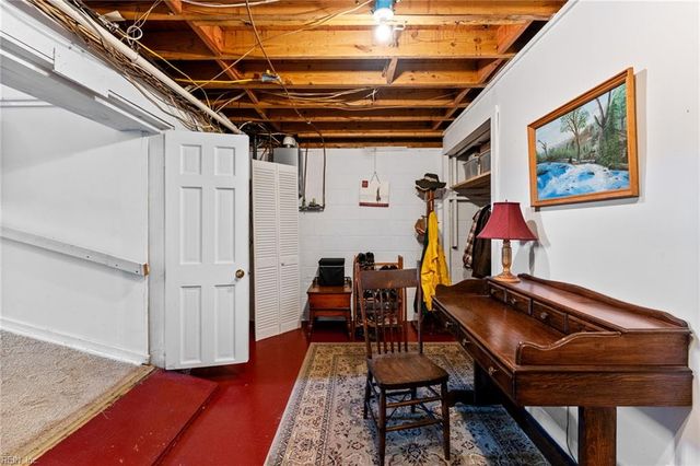 5288 Creekwood LN, Gloucester, VA 23061