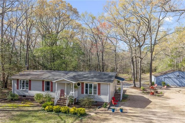 5288 Creekwood LN, Gloucester, VA 23061