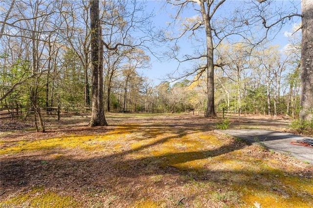5288 Creekwood LN, Gloucester, VA 23061