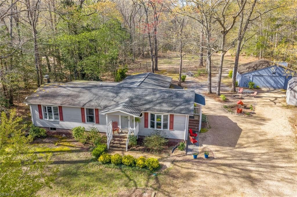 5288 Creekwood LN, Gloucester, VA 23061