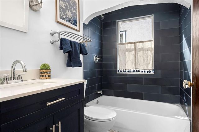 1421 E 77th Street, Kansas City, MO 64131