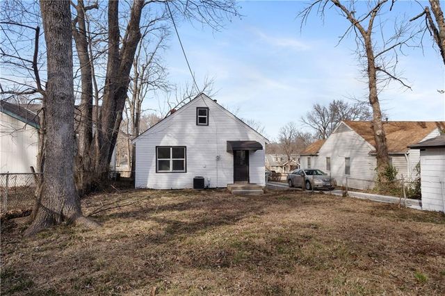 1421 E 77th Street, Kansas City, MO 64131