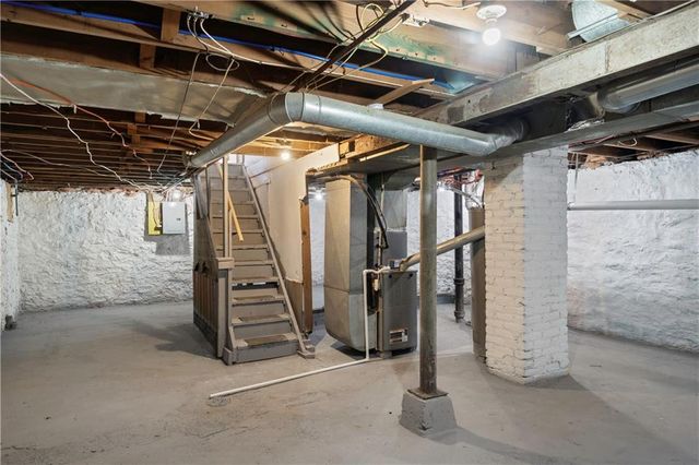 1421 E 77th Street, Kansas City, MO 64131