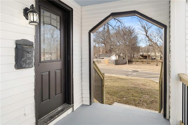 1421 E 77th Street, Kansas City, MO 64131