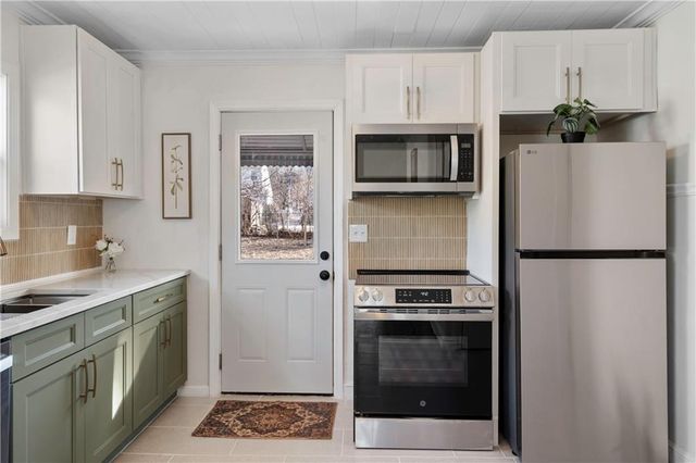 1421 E 77th Street, Kansas City, MO 64131