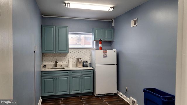 2809 RIVER AVE, Camden, NJ 08105