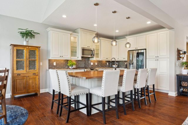 3747 Crane Island Court, Minnetrista, MN 55331