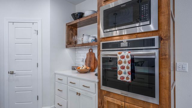 30397 S 567 Road 89, Monkey Island, OK 74331