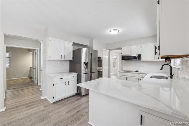 2728 Winter Park Court, Rochester Hills, MI 48309