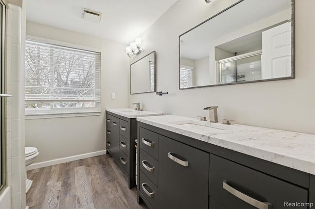 2728 Winter Park Court, Rochester Hills, MI 48309