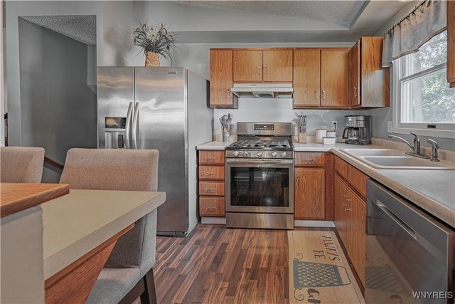 6640 Royal Parkway South, Lockport Town, NY 14094