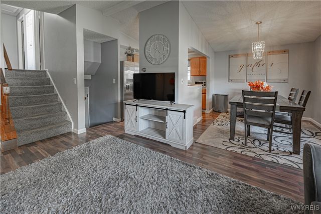 6640 Royal Parkway South, Lockport Town, NY 14094