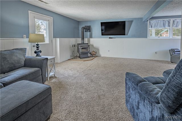 6640 Royal Parkway South, Lockport Town, NY 14094