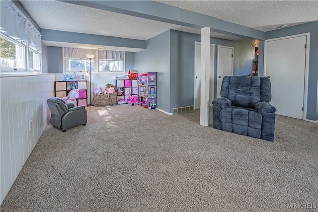 6640 Royal Parkway South, Lockport Town, NY 14094