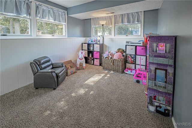 6640 Royal Parkway South, Lockport Town, NY 14094