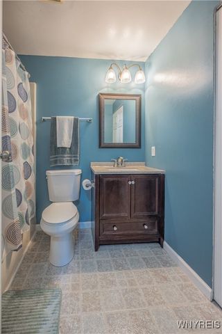 6640 Royal Parkway South, Lockport Town, NY 14094