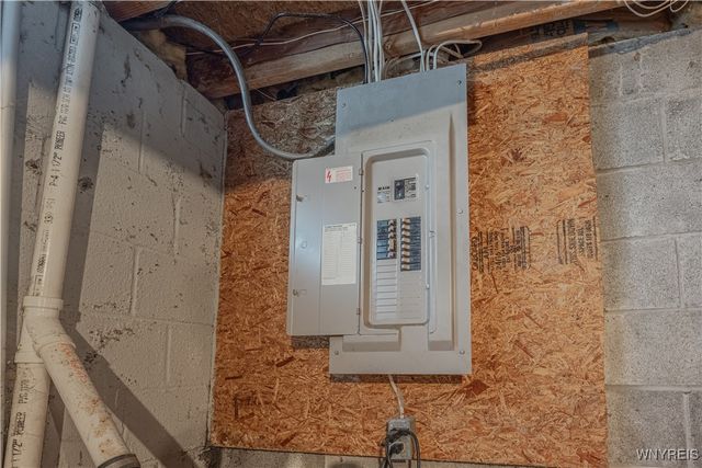 6640 Royal Parkway South, Lockport Town, NY 14094