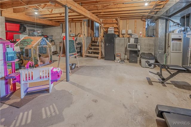 6640 Royal Parkway South, Lockport Town, NY 14094