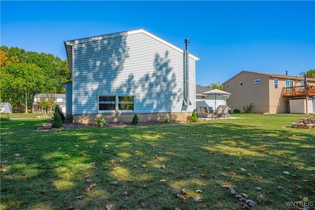 6640 Royal Parkway South, Lockport Town, NY 14094