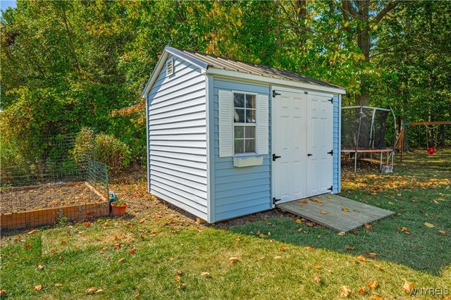 6640 Royal Parkway South, Lockport Town, NY 14094