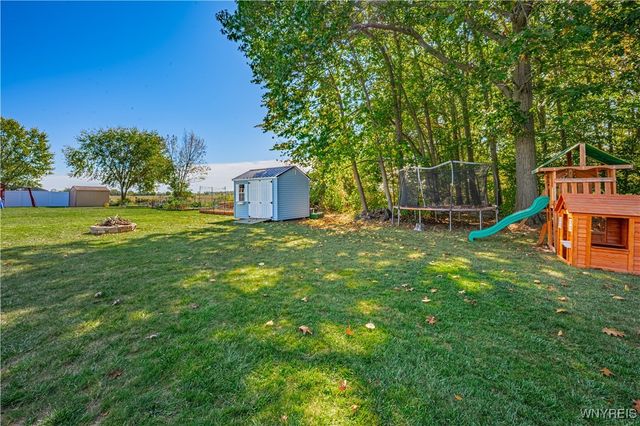 6640 Royal Parkway South, Lockport Town, NY 14094