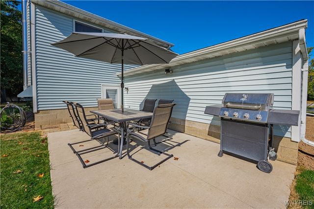 6640 Royal Parkway South, Lockport Town, NY 14094