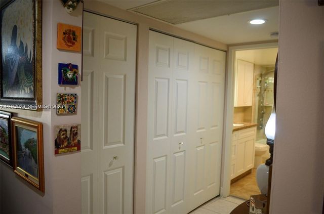 800 SW 142nd Ave 401N, Pembroke Pines, FL 33027