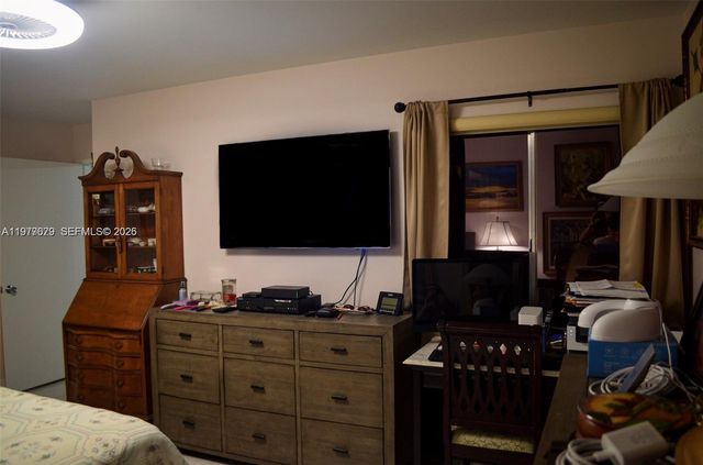 800 SW 142nd Ave 401N, Pembroke Pines, FL 33027