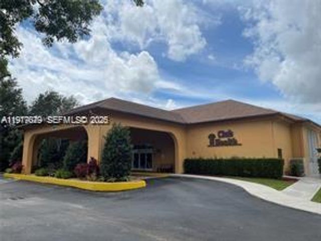 800 SW 142nd Ave 401N, Pembroke Pines, FL 33027