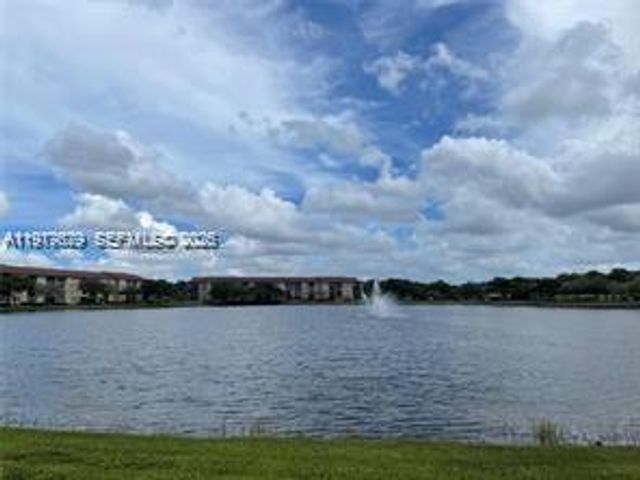 800 SW 142nd Ave 401N, Pembroke Pines, FL 33027
