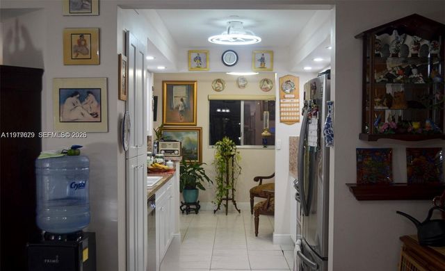 800 SW 142nd Ave 401N, Pembroke Pines, FL 33027