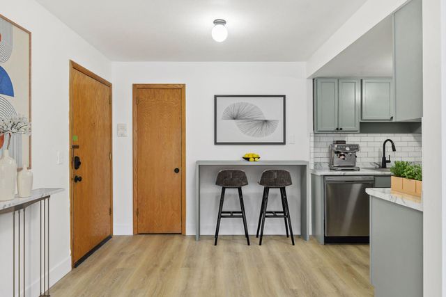 99 E 54th Street 3, Minneapolis, MN 55419