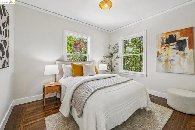 4191 Montgomery ST, Oakland, CA 94611