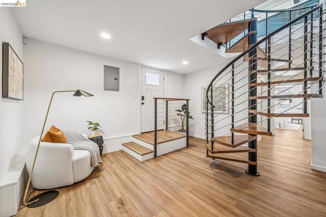 4191 Montgomery ST, Oakland, CA 94611