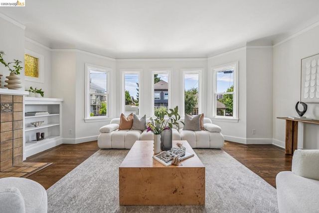4191 Montgomery ST, Oakland, CA 94611