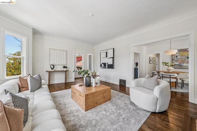 4191 Montgomery ST, Oakland, CA 94611
