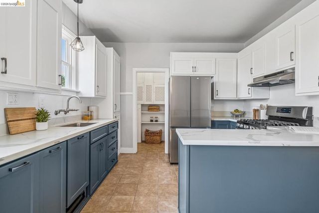 4191 Montgomery ST, Oakland, CA 94611