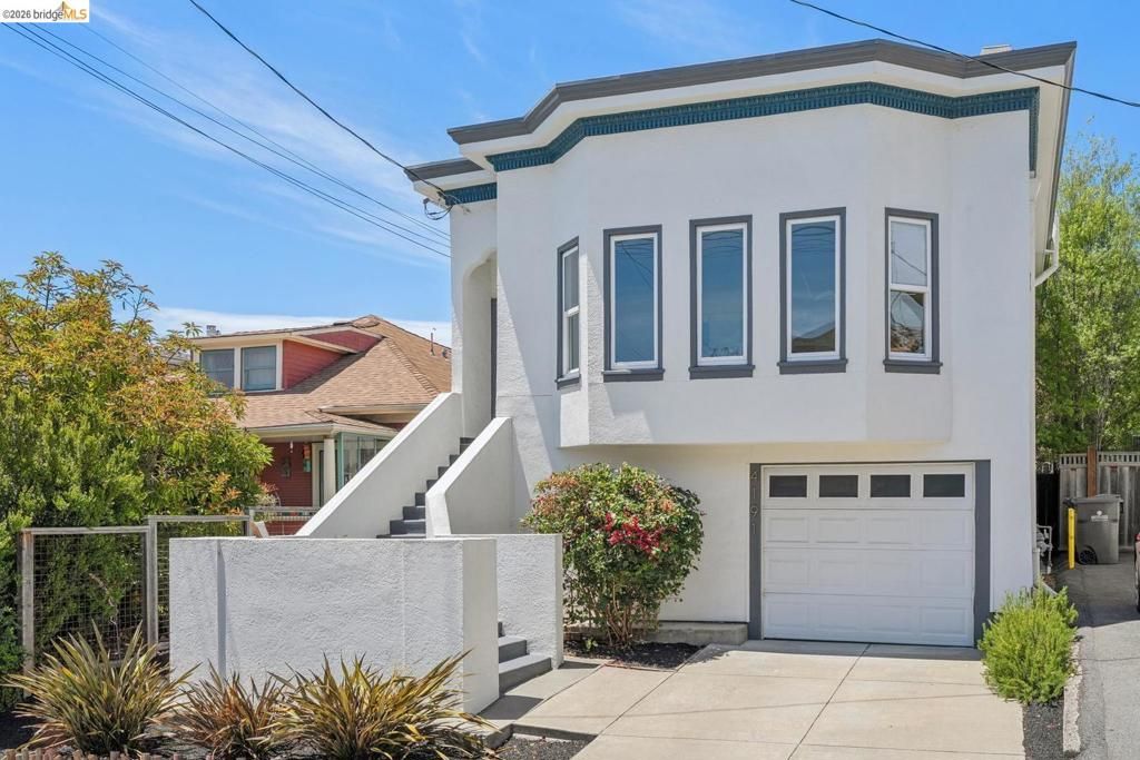 4191 Montgomery ST, Oakland, CA 94611