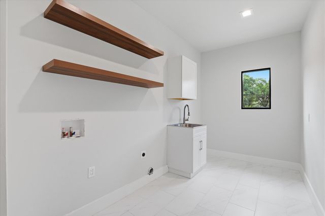 13693 Peyton Drive, Dallas, TX 75240