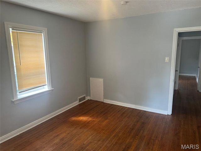 37 Lee Avenue, Ferguson, MO 63135