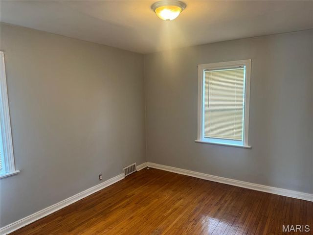 37 Lee Avenue, Ferguson, MO 63135