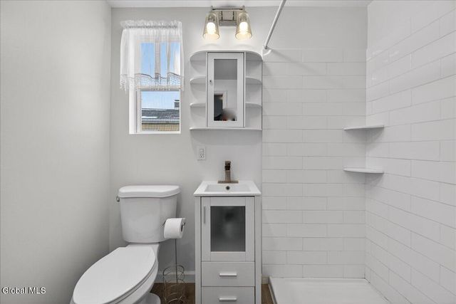 25 Corning Street, Colonie, NY 12205