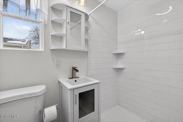 25 Corning Street, Colonie, NY 12205