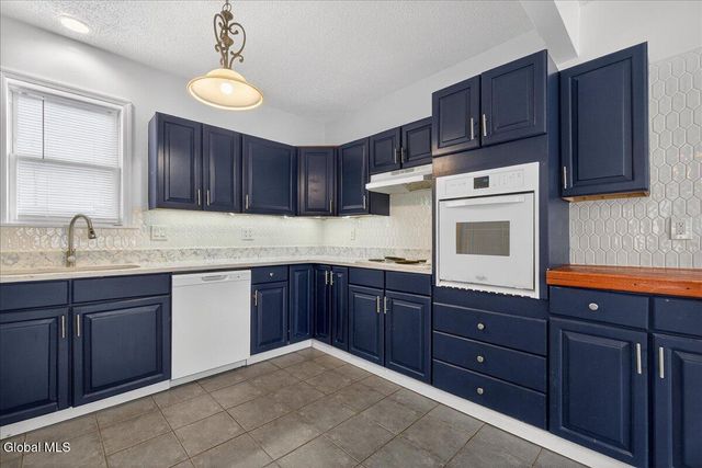 25 Corning Street, Colonie, NY 12205