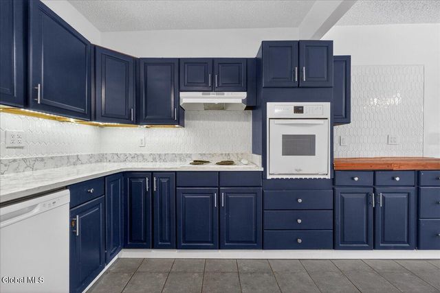 25 Corning Street, Colonie, NY 12205