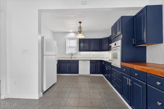 25 Corning Street, Colonie, NY 12205