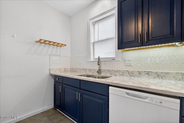 25 Corning Street, Colonie, NY 12205