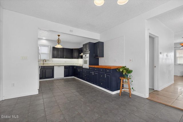 25 Corning Street, Colonie, NY 12205