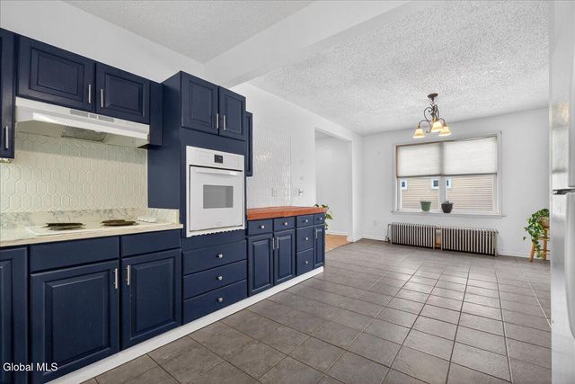 25 Corning Street, Colonie, NY 12205