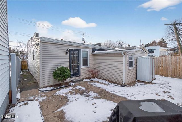 25 Corning Street, Colonie, NY 12205